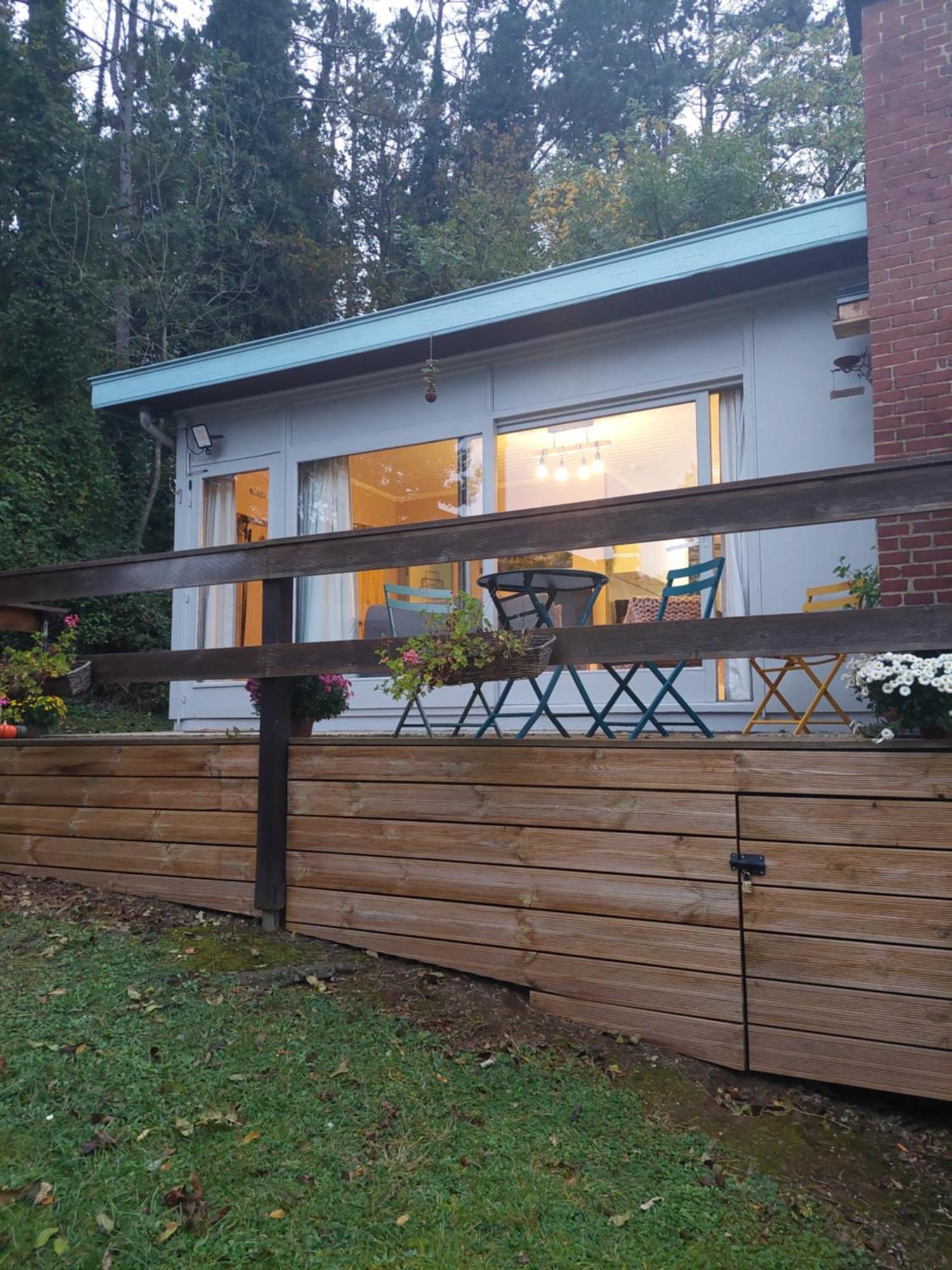 Le Petit Chalet - Bungalow Waulsort Eksteriør bilde