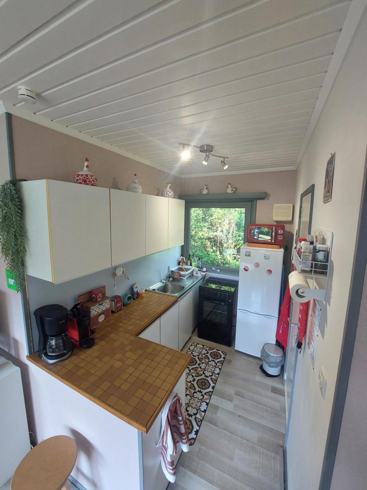 Le Petit Chalet - Bungalow Waulsort Eksteriør bilde