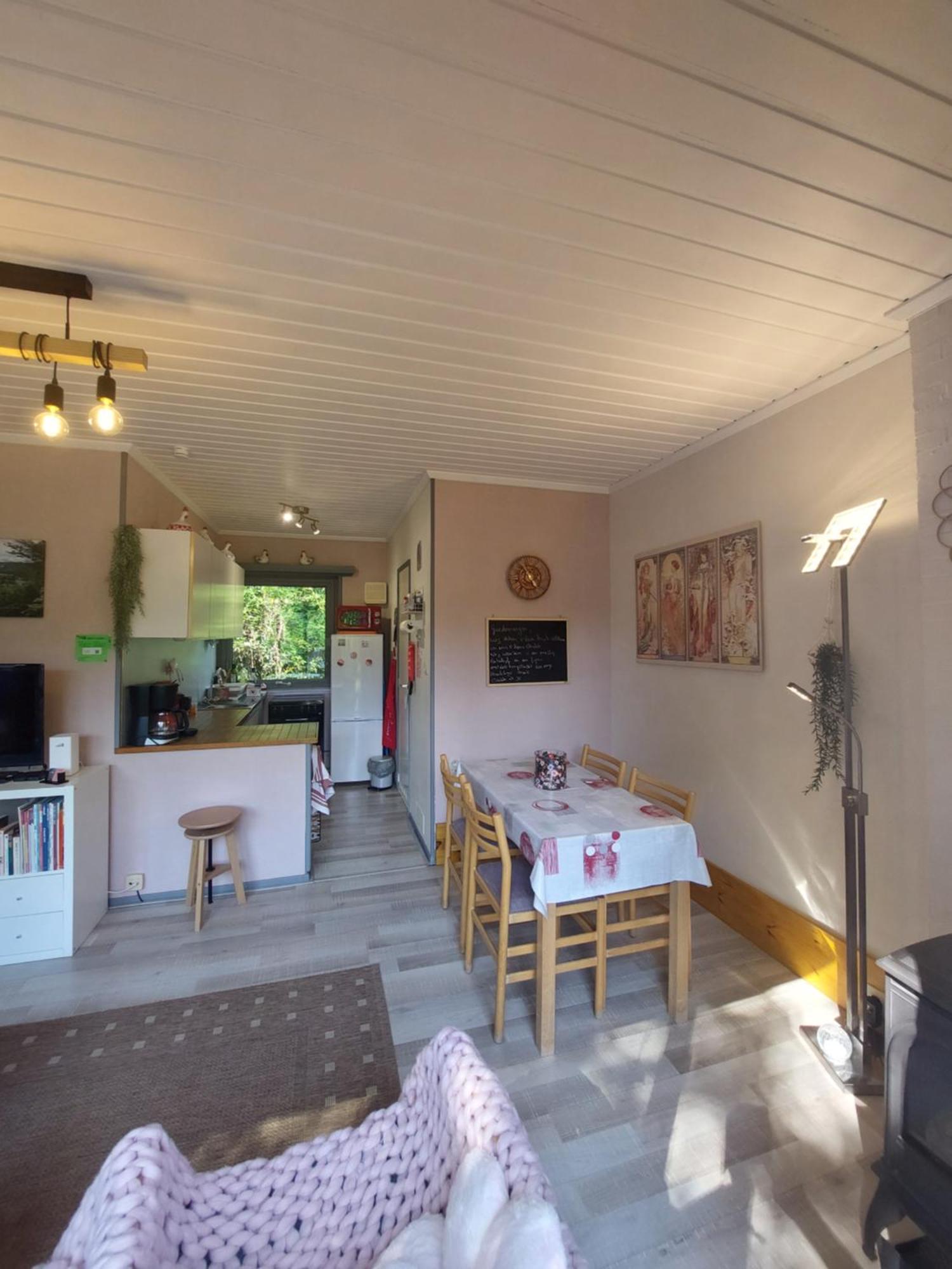 Le Petit Chalet - Bungalow Waulsort Eksteriør bilde