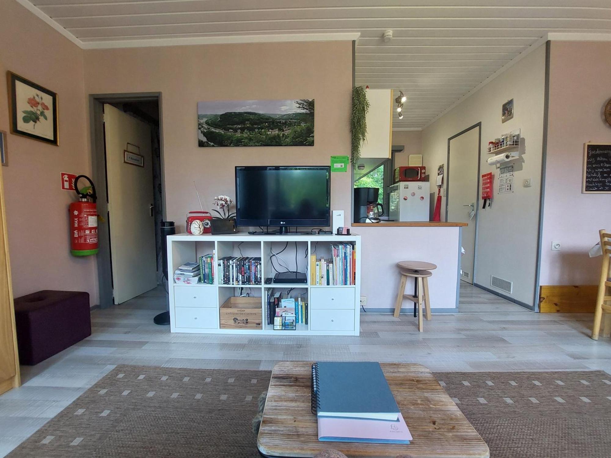 Le Petit Chalet - Bungalow Waulsort Eksteriør bilde